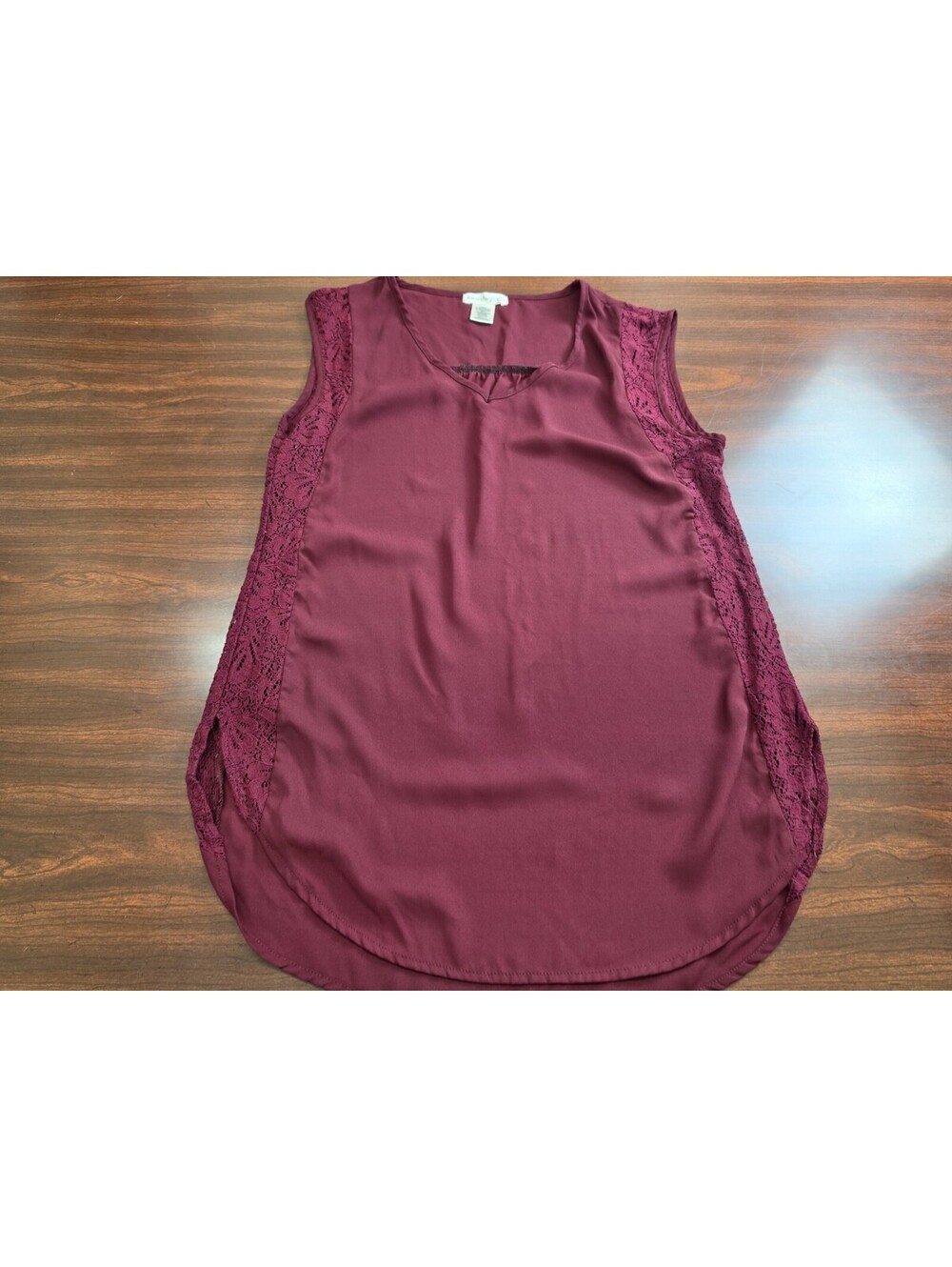 Love On A Hanger Size Medium Burgundy Red Lace Trim Sleeveless Tunic Blouse Boho